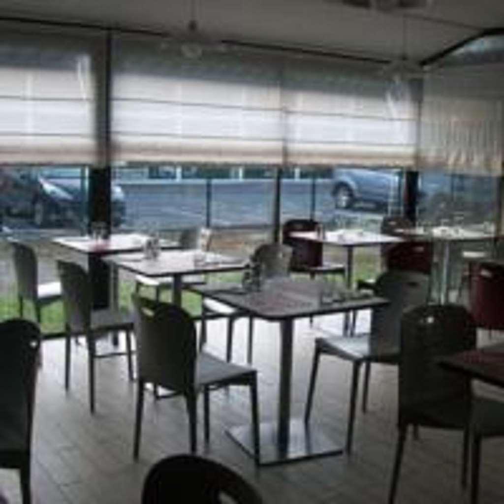 Kyriad Tarbes Bastillac Restaurant photo