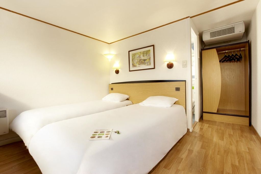 Kyriad Tarbes Bastillac Room photo